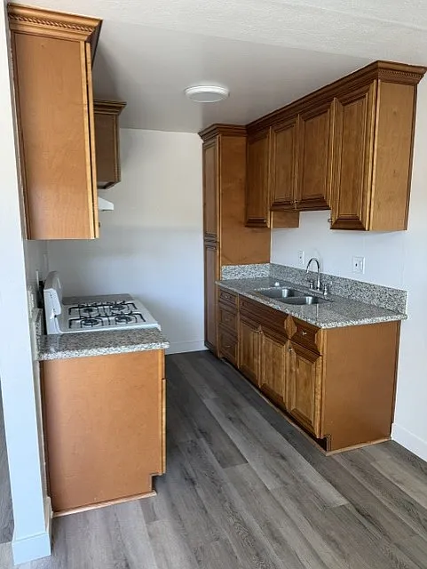2 bed, 1100 sqft, $2,200 — Photo 3