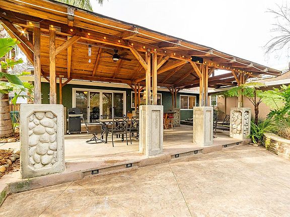 3rd image of 4407 La Mirada Cir