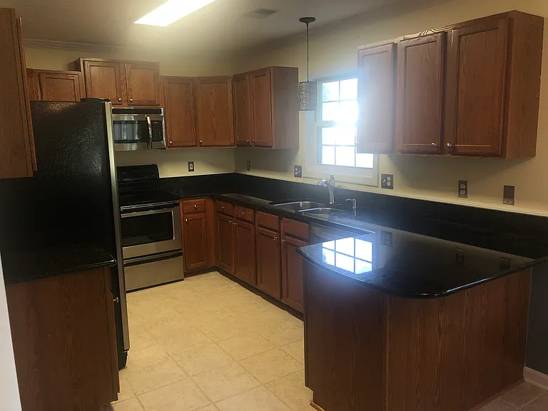 108 Suffolk Cir — Photo 15