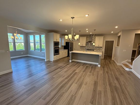 2nd image of 641 N Highlander Way