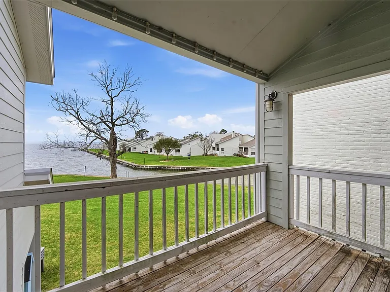 100 Edgewater Dr #32 — Photo 21