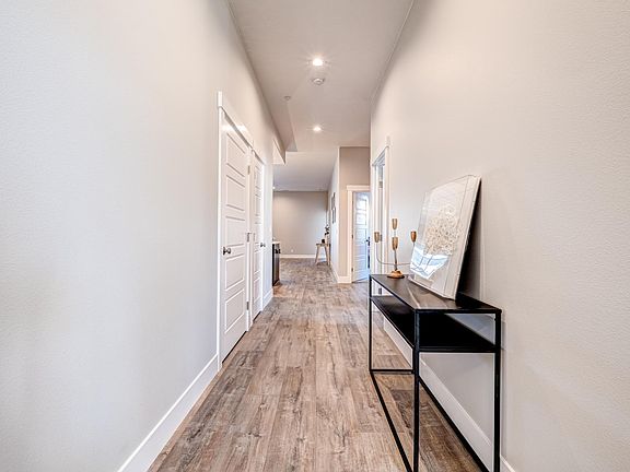 5th image of 2597 Sunray Ave