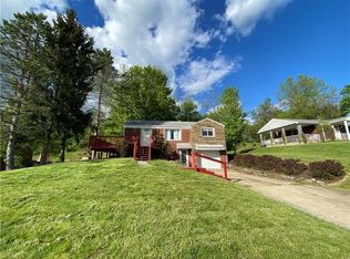613 Chessbriar Dr, Bethel Park, PA 15102