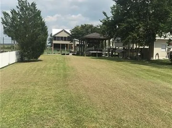 58500 Lake Rd, Lacombe, LA 70445