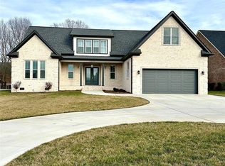 3754 10th St NE, Hickory, NC 28601