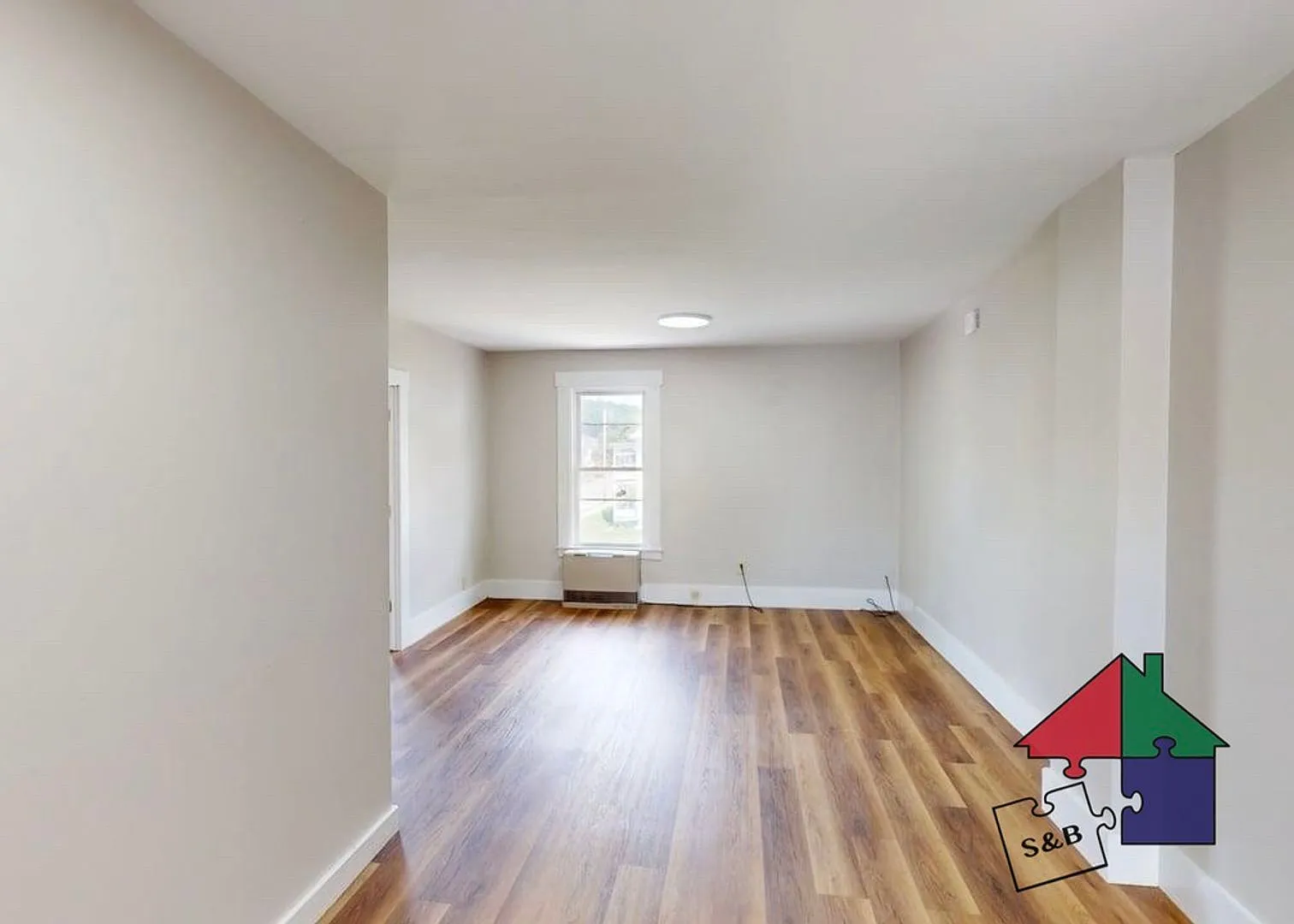 49 Maple Ave — Photo 2