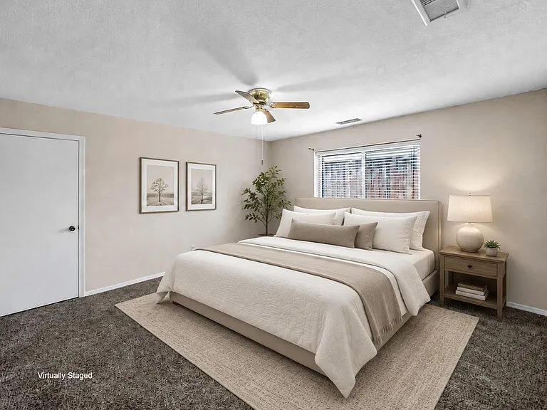 422 Woodhollow Dr — Photo 16