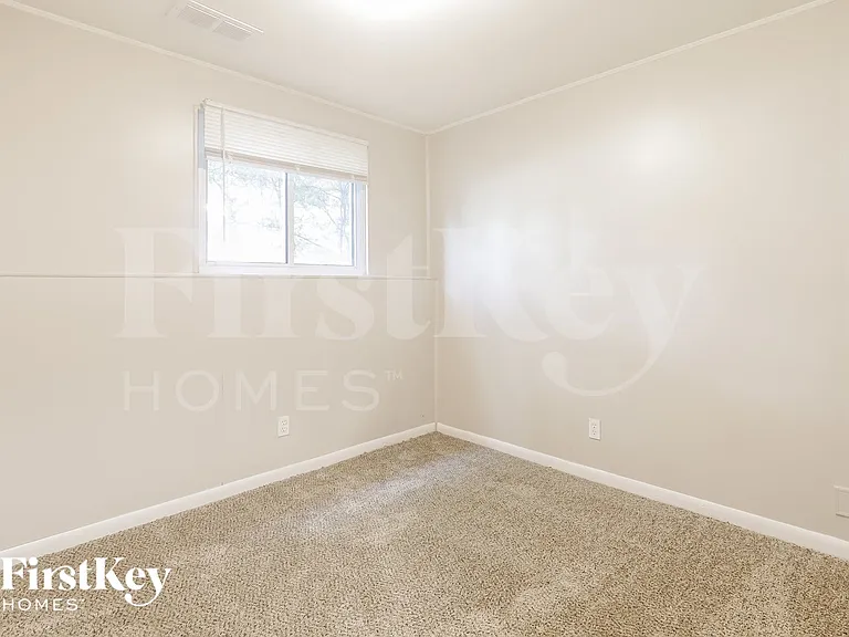 222 Pacific Dr — Photo 10
