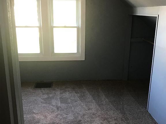 4th image of 1310 E Fairoaks Ave