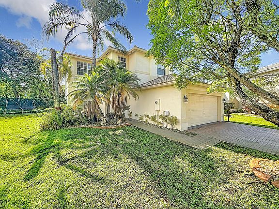 4th image of 16101 SW 27th Street