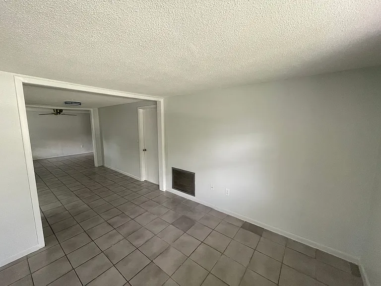 7552 Cumber Dr — Photo 8
