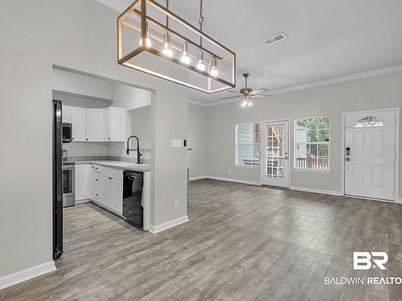 4th image of 4 Yacht Club Dr APT 154