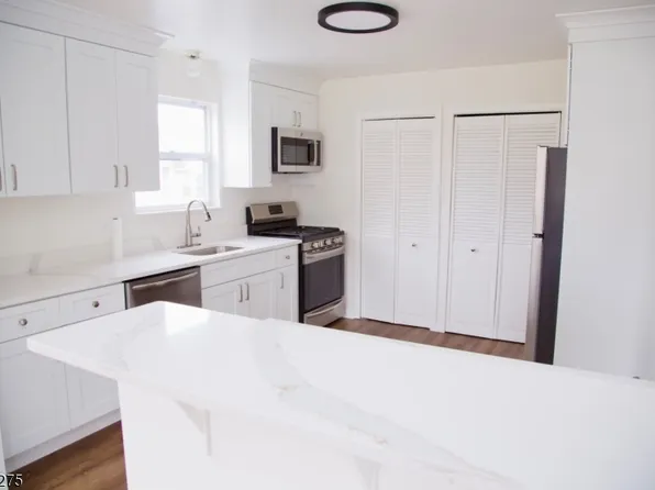 26 Millie Ln, East Hanover Twp., NJ 07936