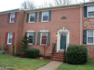 9403 Park Hunt Ct, Springfield, VA 22153