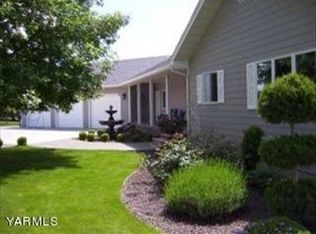 1400 Phipps Rd, Outlook, WA 98938