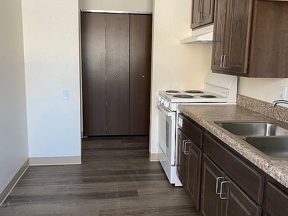 4th image of 405 Lakeland Dr SE #12719612