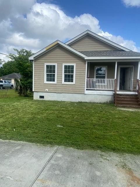 1st image of 1829 Russell Dr
