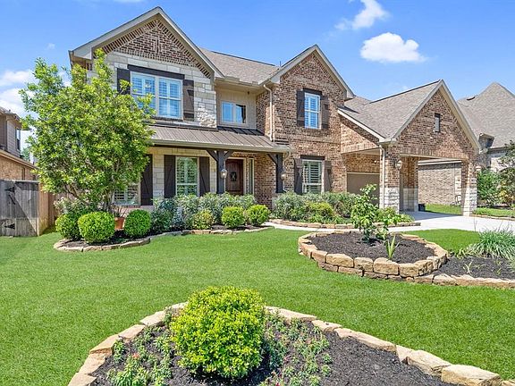 Beautifull and Profesionally Landscaped