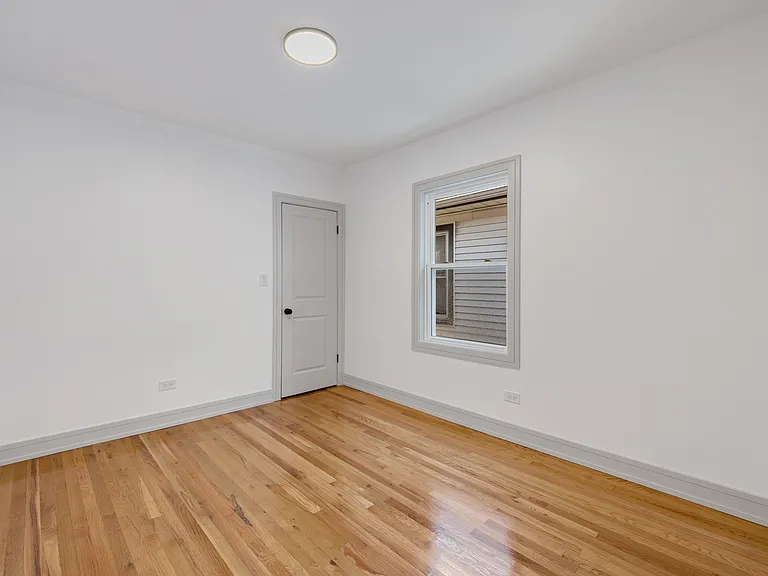 10205 S Yale Ave — Photo 23