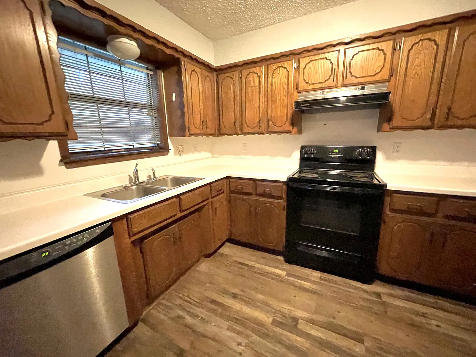 1417 Hargrove - 1 — Photo 3
