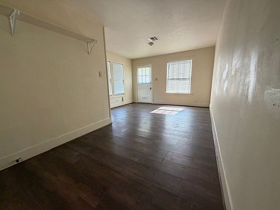 3rd image of 1634 Hodges St