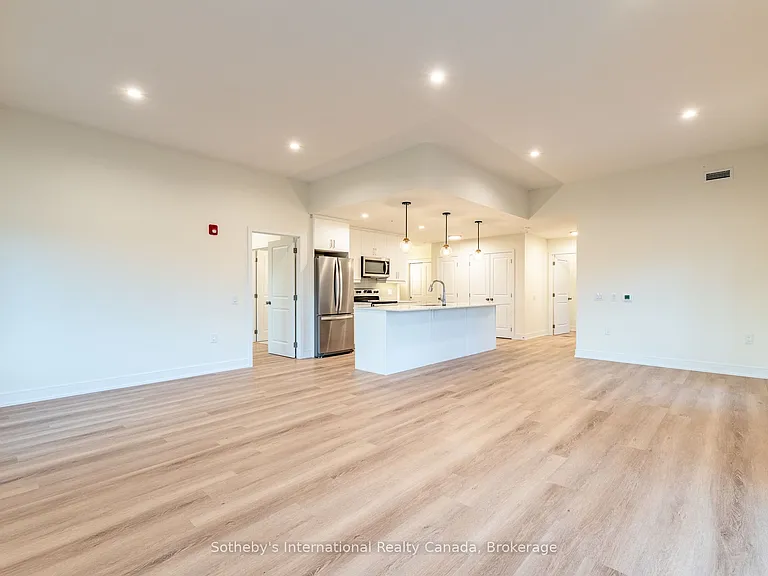 121 Mary St #411 — Photo 11