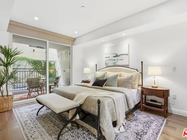 441 S Barrington Ave Unit 105, Los Angeles, CA 90049