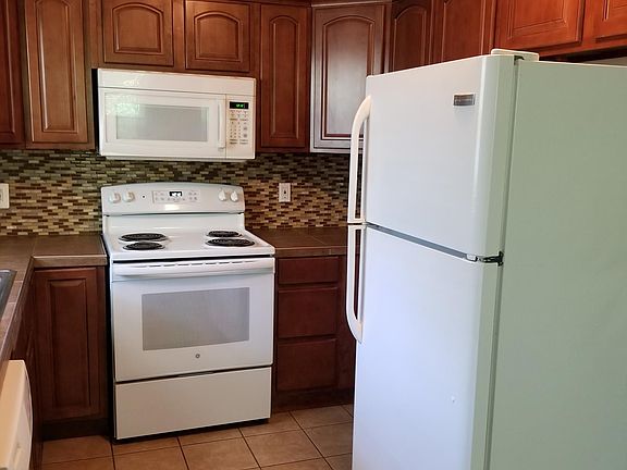 4th image of 8708 E 91st St