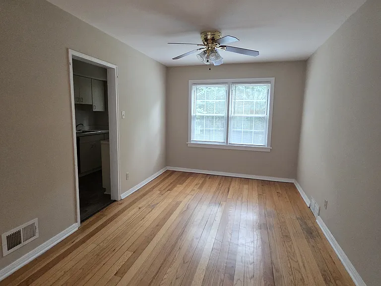 5642 Selby Ct — Photo 5