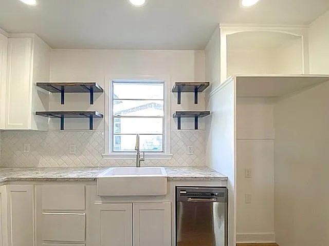 930 Shady Ln — Photo 14