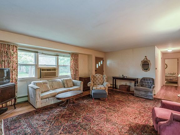 3rd image of 23 Palo Alto Dr
