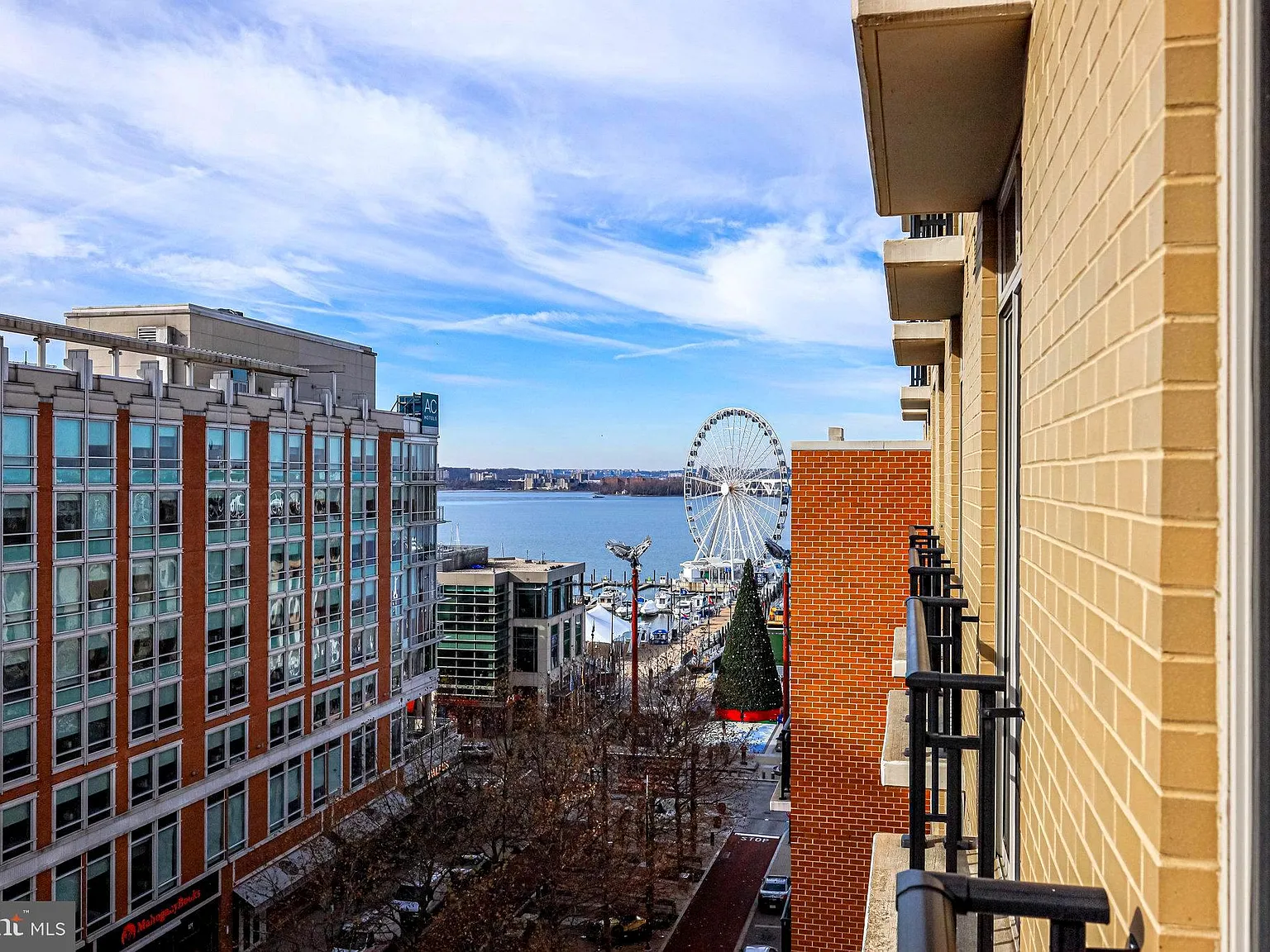 One National Harbor Condo — Photo 1