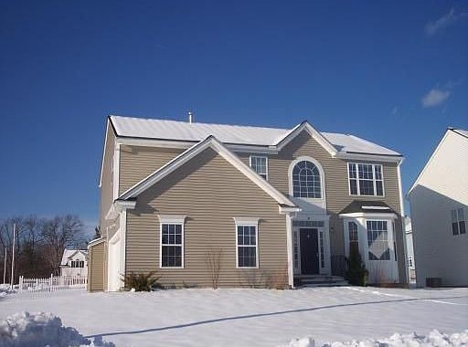 2nd image of 32 Jasmine Dr