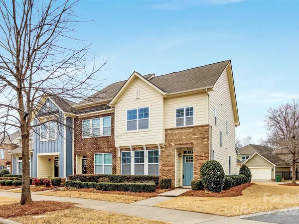 3273 Bending Birch Pl, Charlotte, NC 28206