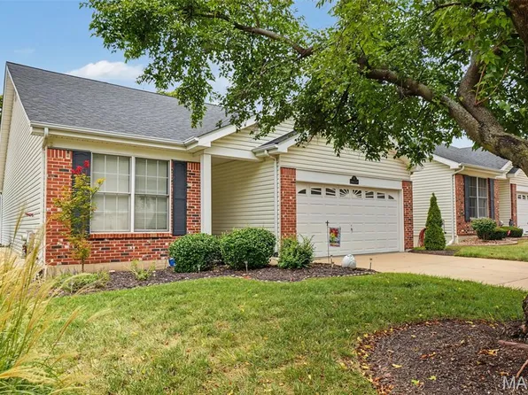 8 Soenker Cir, Saint Peters, MO 63376