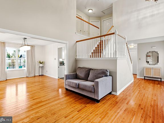 3rd image of 65 Easton Dr