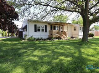 12432 Roachton Rd, Perrysburg, OH 43551