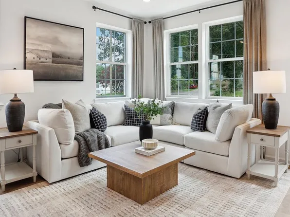 217 Derby Dr, Coatesville, PA 19320