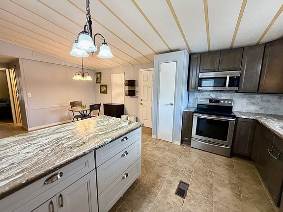4th image of 2217 Parkland Dr