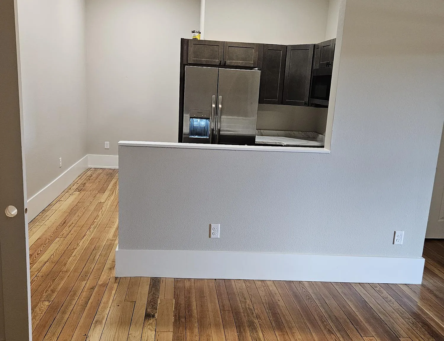 201 W Main (Florence Hotel Apartments) - 8 — Photo 1