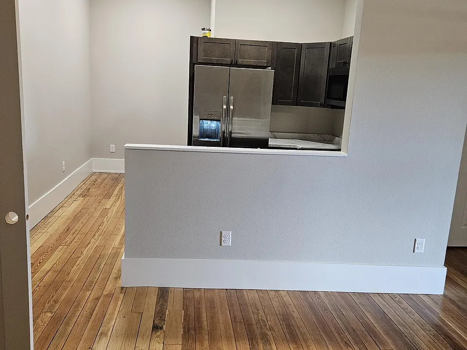 201 W Main St #8