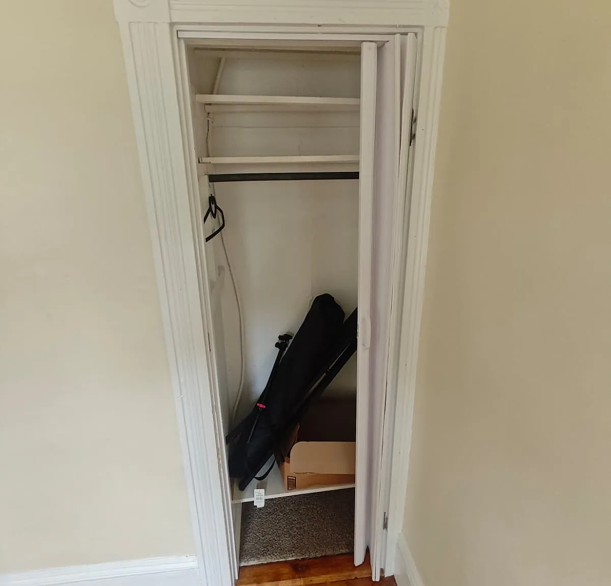 3 bed, 1000 sqft, $967 — Photo 1