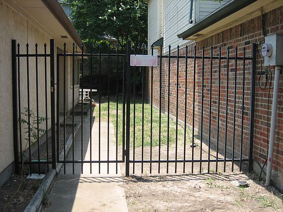 3rd image of 2318 Lacewood Dr