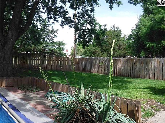 4th image of 581 Sunrise Ave