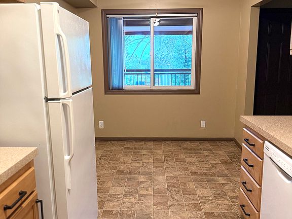 4th image of 1842 Knox St #25