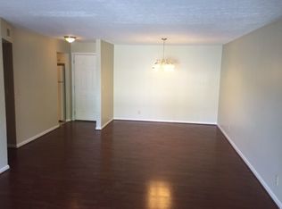 107 La Fontenay Ct, Louisville, KY 40223