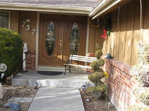 2nd image of 737 Campus Dr