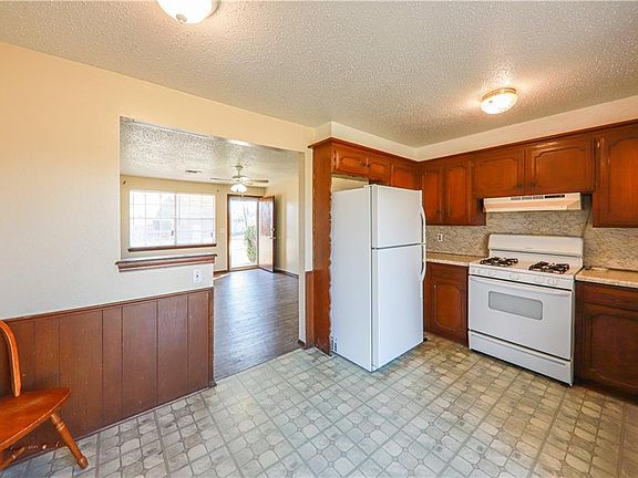 5th image of 4117 Vickie Dr