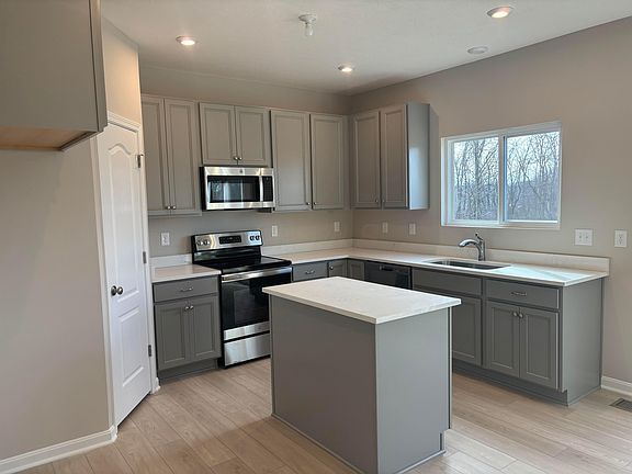 2nd image of 4222 Forestedge St