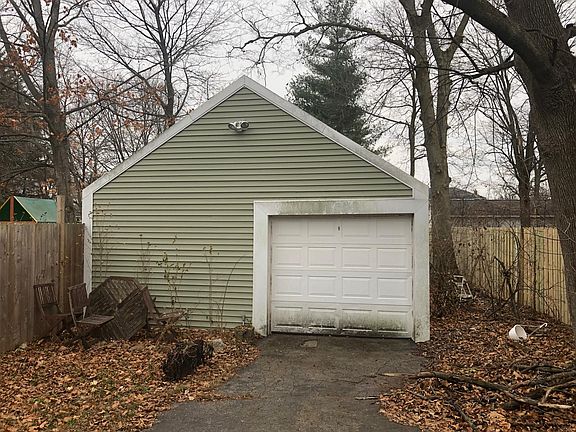 4th image of 310 N Maiden Ln